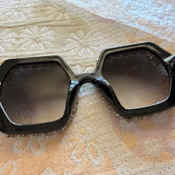 Ultra DIVA BLING * Shells & Large CZs * VACAY SUNGLASSES * Black w PINK & WHITE main image 6